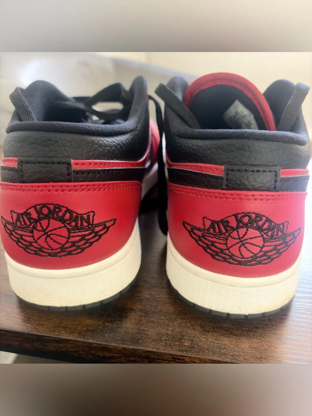 JORDAN 1 LOW 'REVERSE BRED' in Red/Black Sz. 10M Like New.